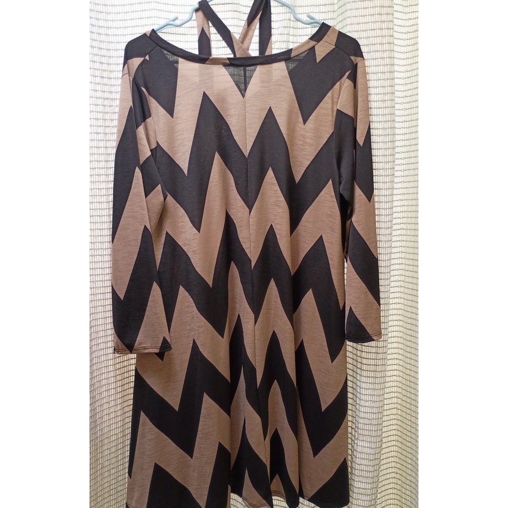 Women's NWT‎ Size XL Ride The Wavelength Taupe & Black Chevron Dress W Pockets - Picture 3 of 6